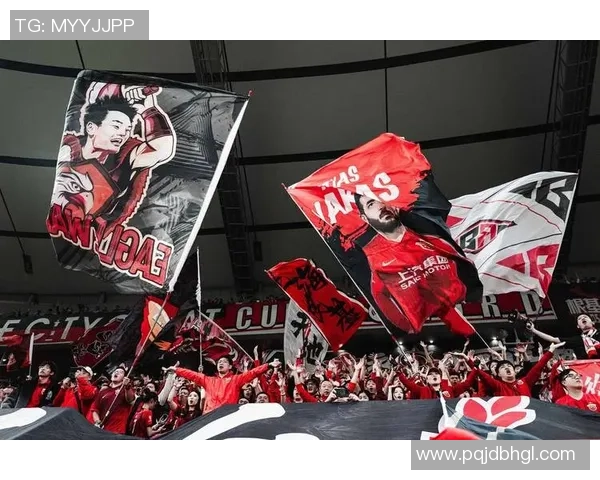 蓝神足球：探索足球世界的魅力与激情，点燃梦想与团队精神的火焰